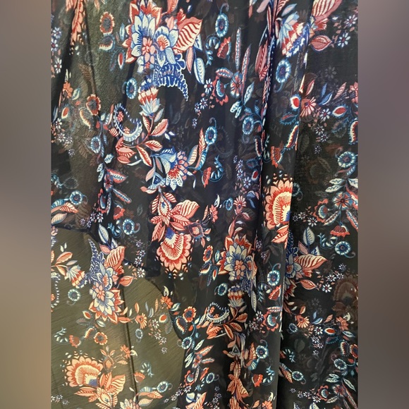 New York & Company Sheer Floral Poncho - Picture 2 of 3